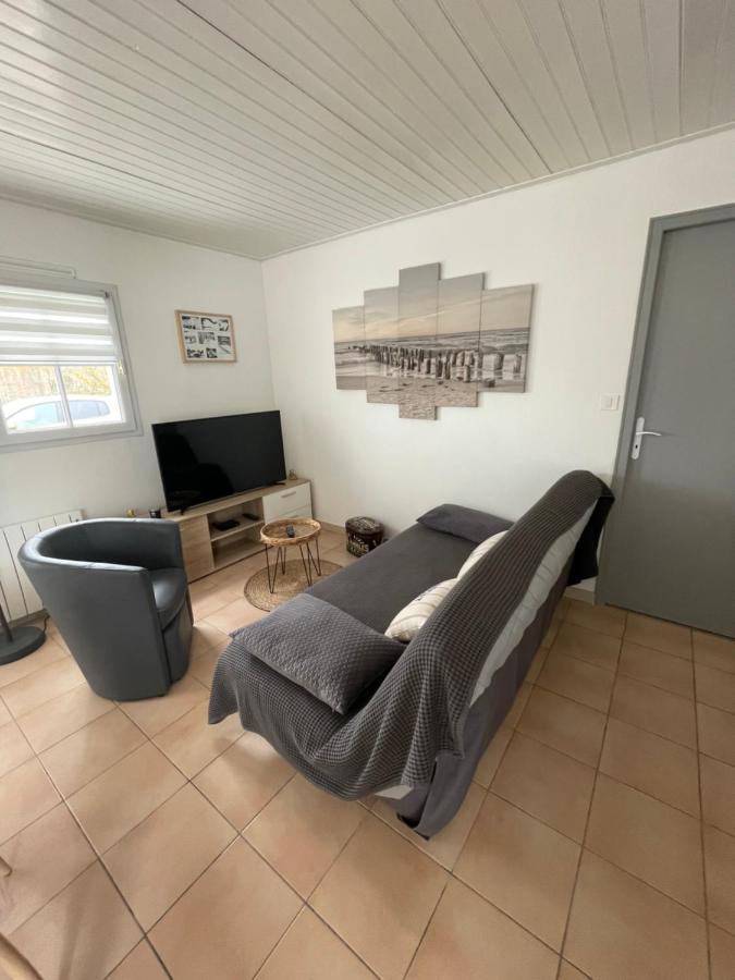 Petite Maison Au Calme, Dans Une Impasse L'Epine  Εξωτερικό φωτογραφία