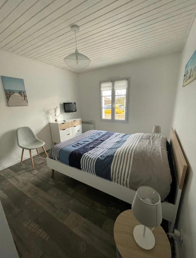 Petite Maison Au Calme, Dans Une Impasse L'Epine  Εξωτερικό φωτογραφία